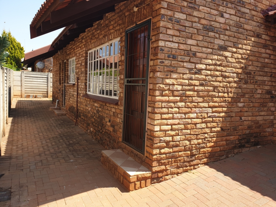 To Let 2 Bedroom Property for Rent in Doringkruin North West